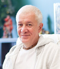 Александр Хакимов <span class="blue">общественный деятель, писатель, художник и философ</span>